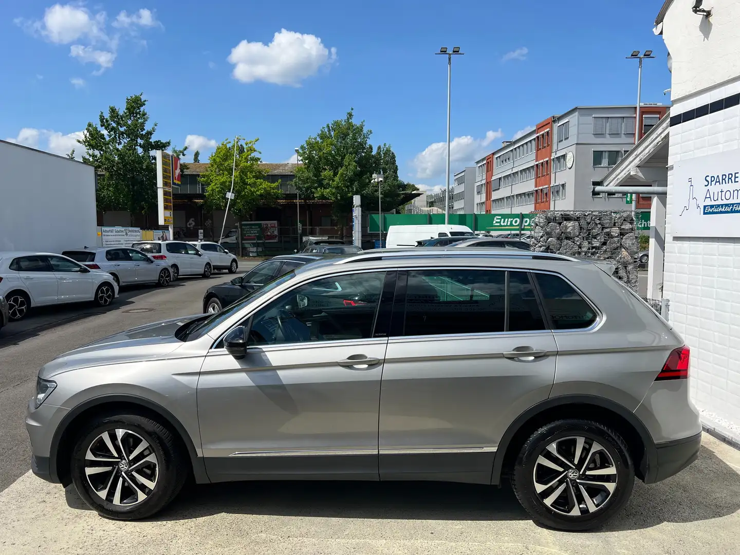 Volkswagen Tiguan IQ.DRIVE Start-Stopp| 1,5l| 5 Sitze| AHK| SH| IQ.D Grau - 2