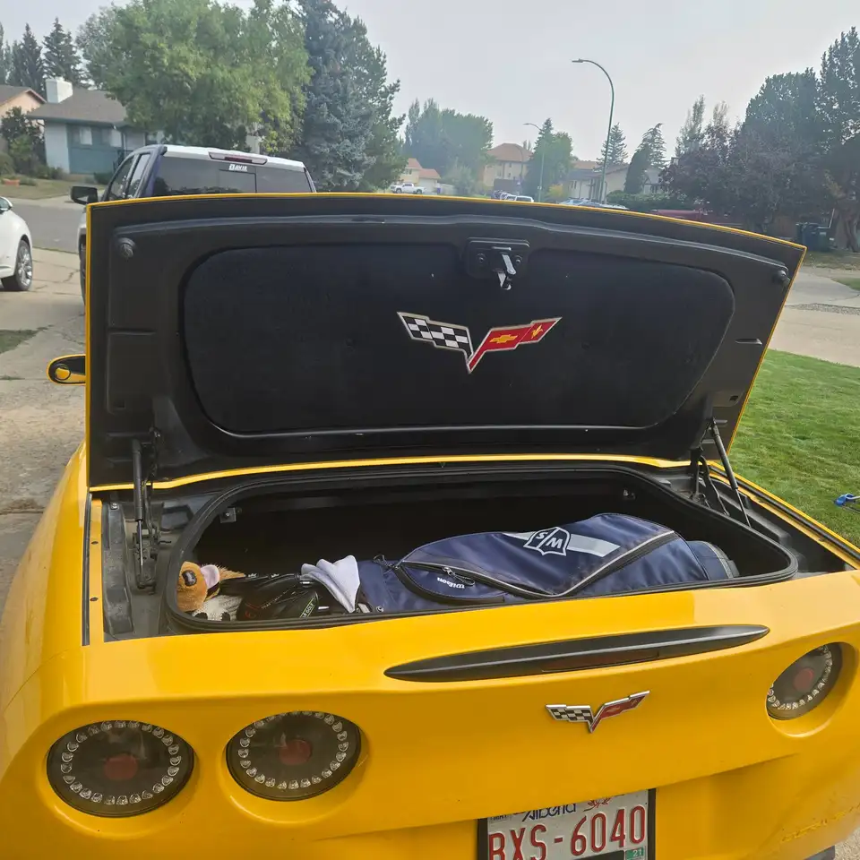 Chevrolet Corvette снимка Chevrolet Corvette