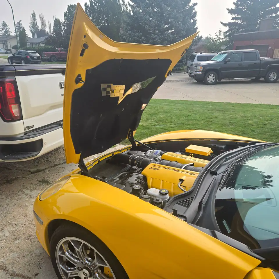 Chevrolet Corvette снимка Chevrolet Corvette
