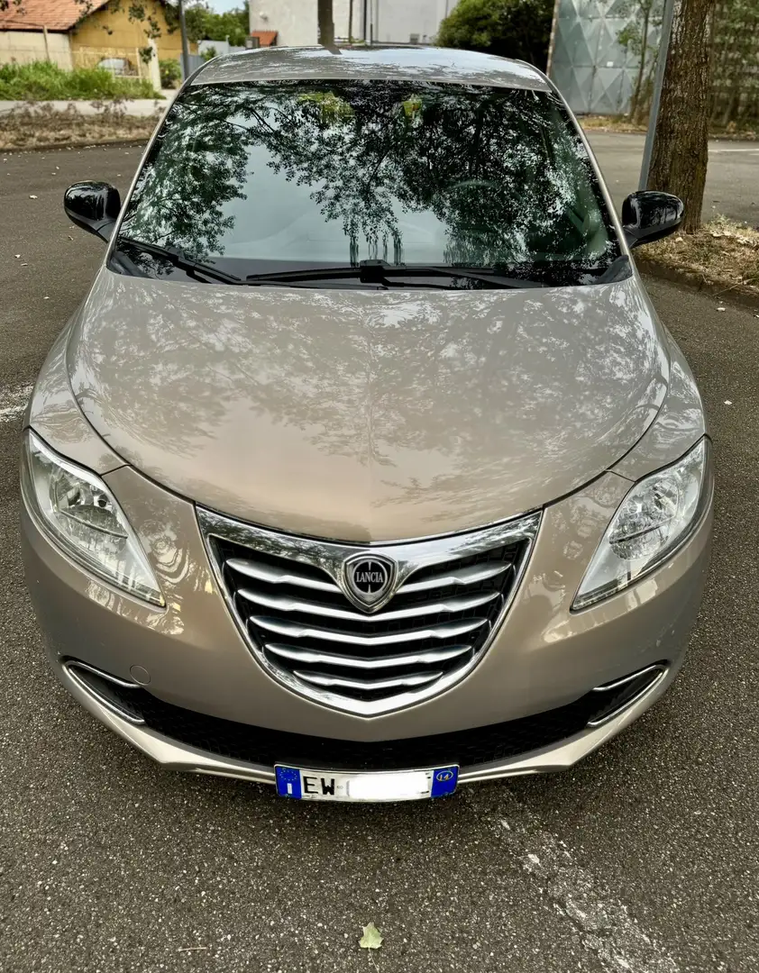 Lancia Ypsilon 0.9 t.air Gold c/CL s&s 85cv dfn Oro - 1