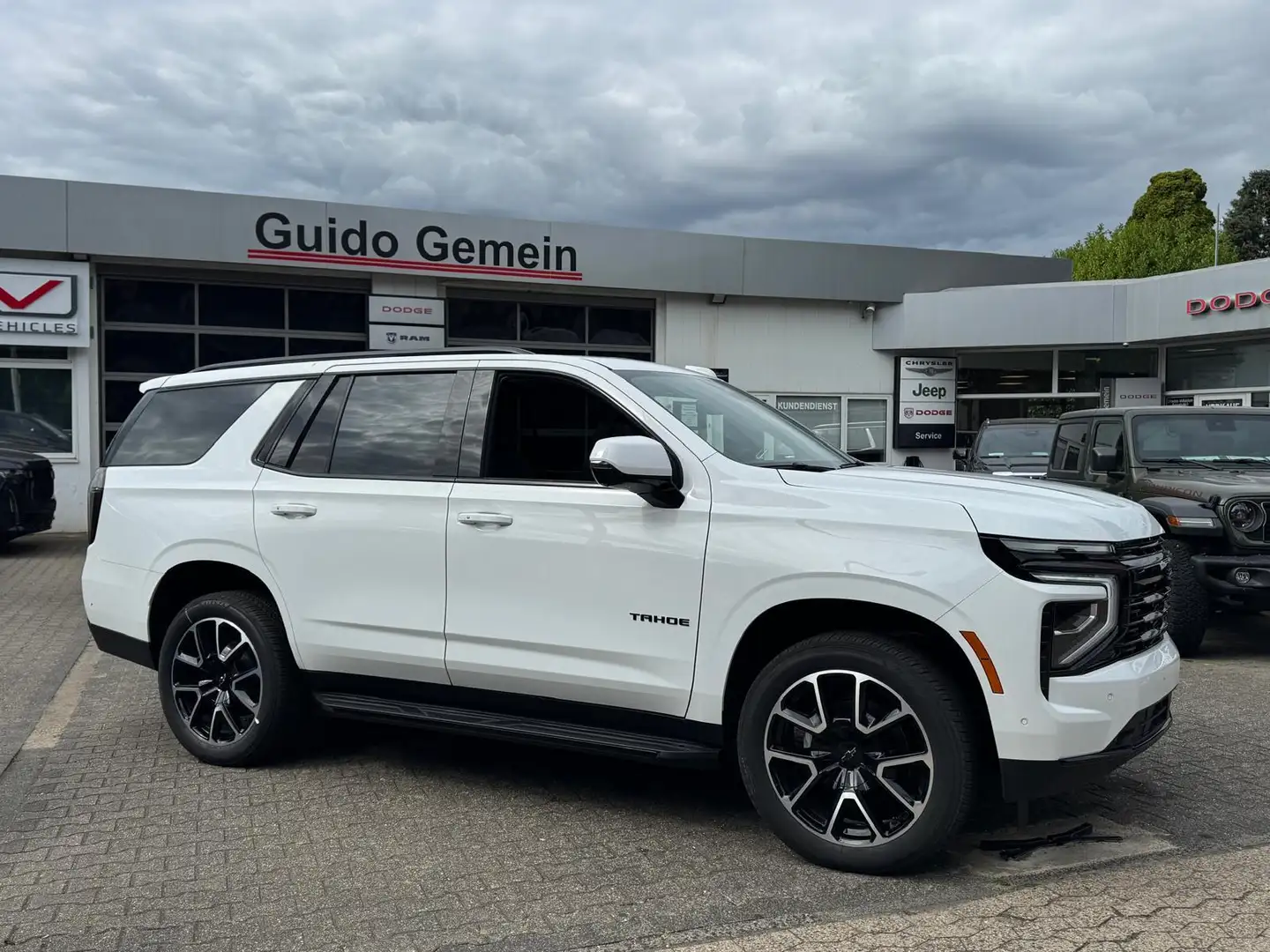 Chevrolet Tahoe 6.2 V8 RST 2026 Weiß - 2