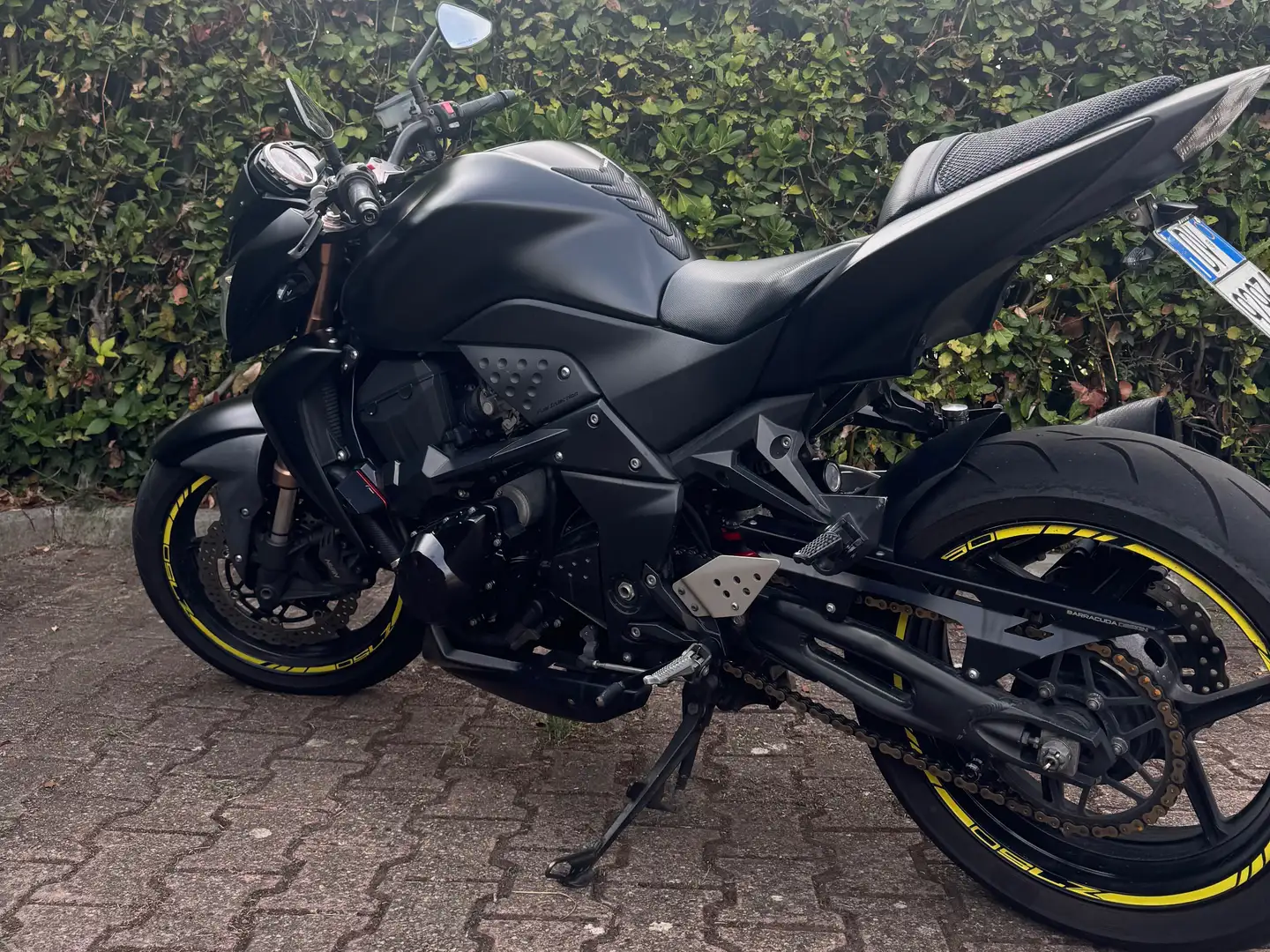 Kawasaki Z 750 Black edition R crna - 2