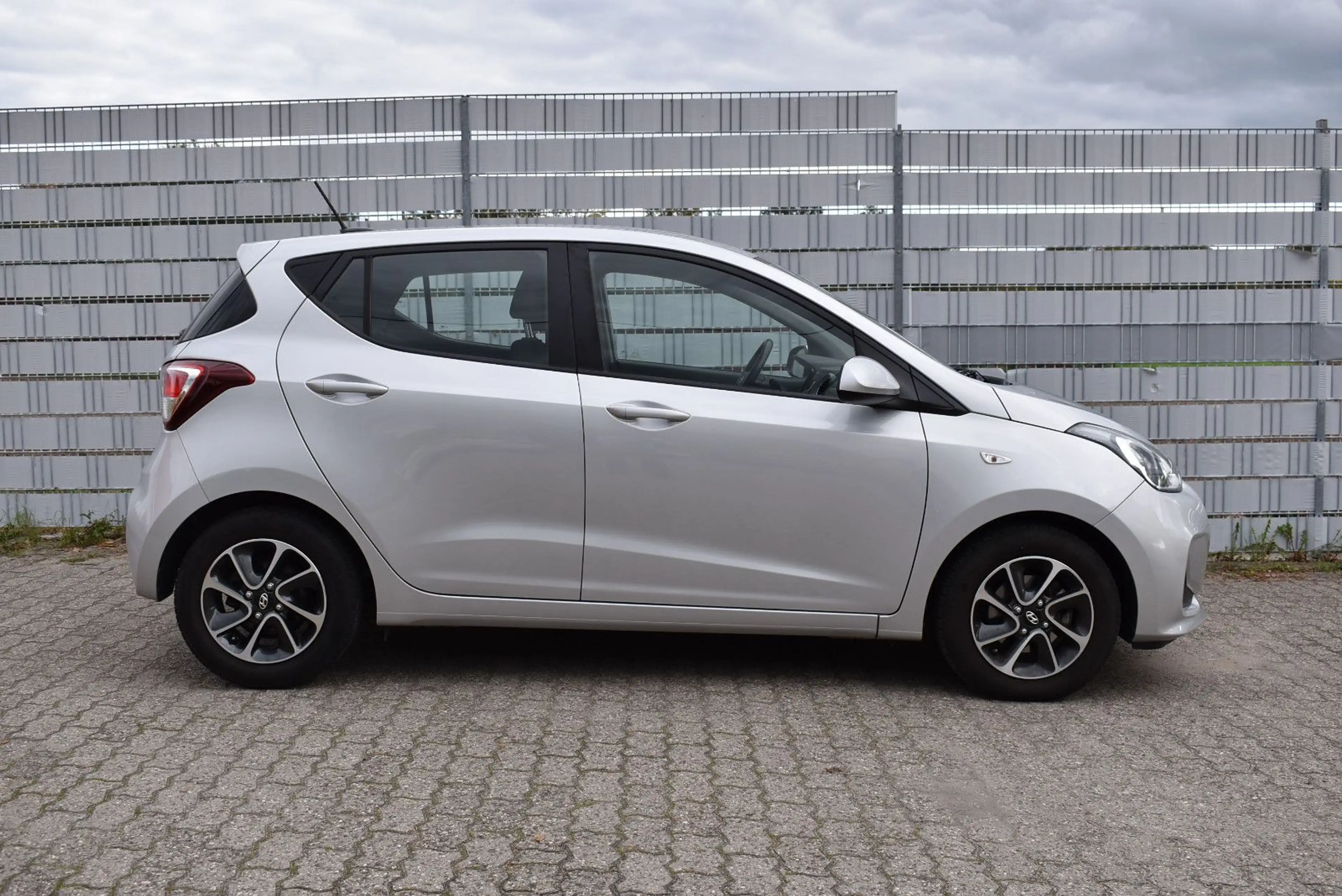 Hyundai i10 YES.TÜV &Inspektion Neu — photo 7