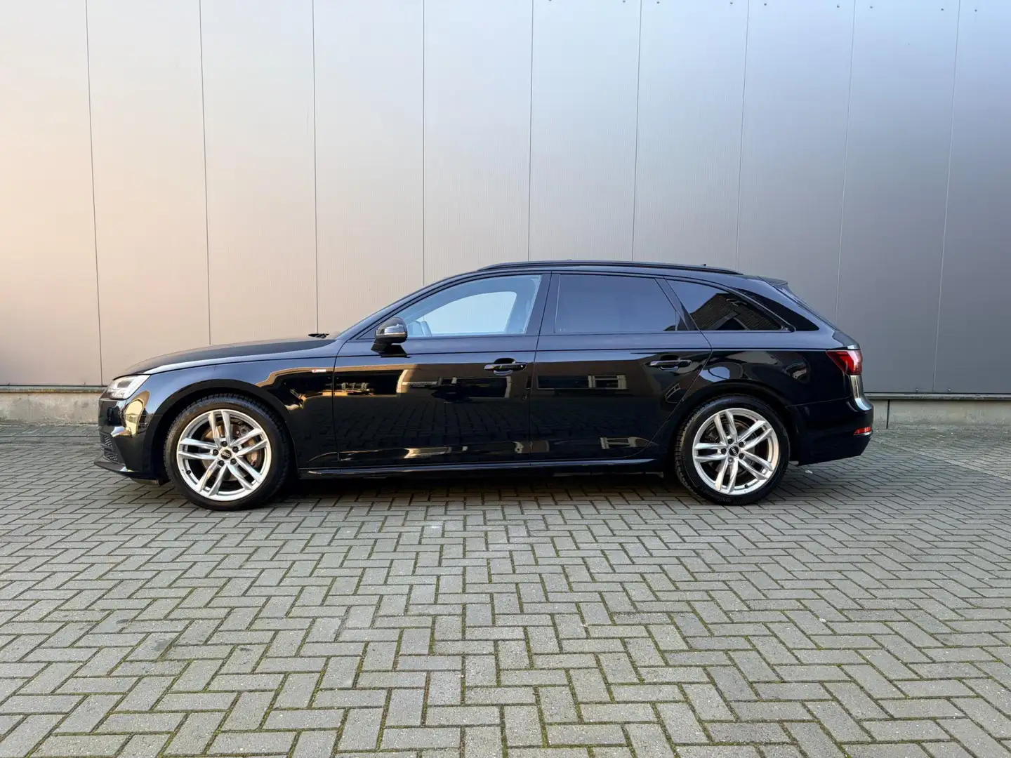 Audi A4 Avant 2.0 TDI quattro Sport S line black edition Noir - 2