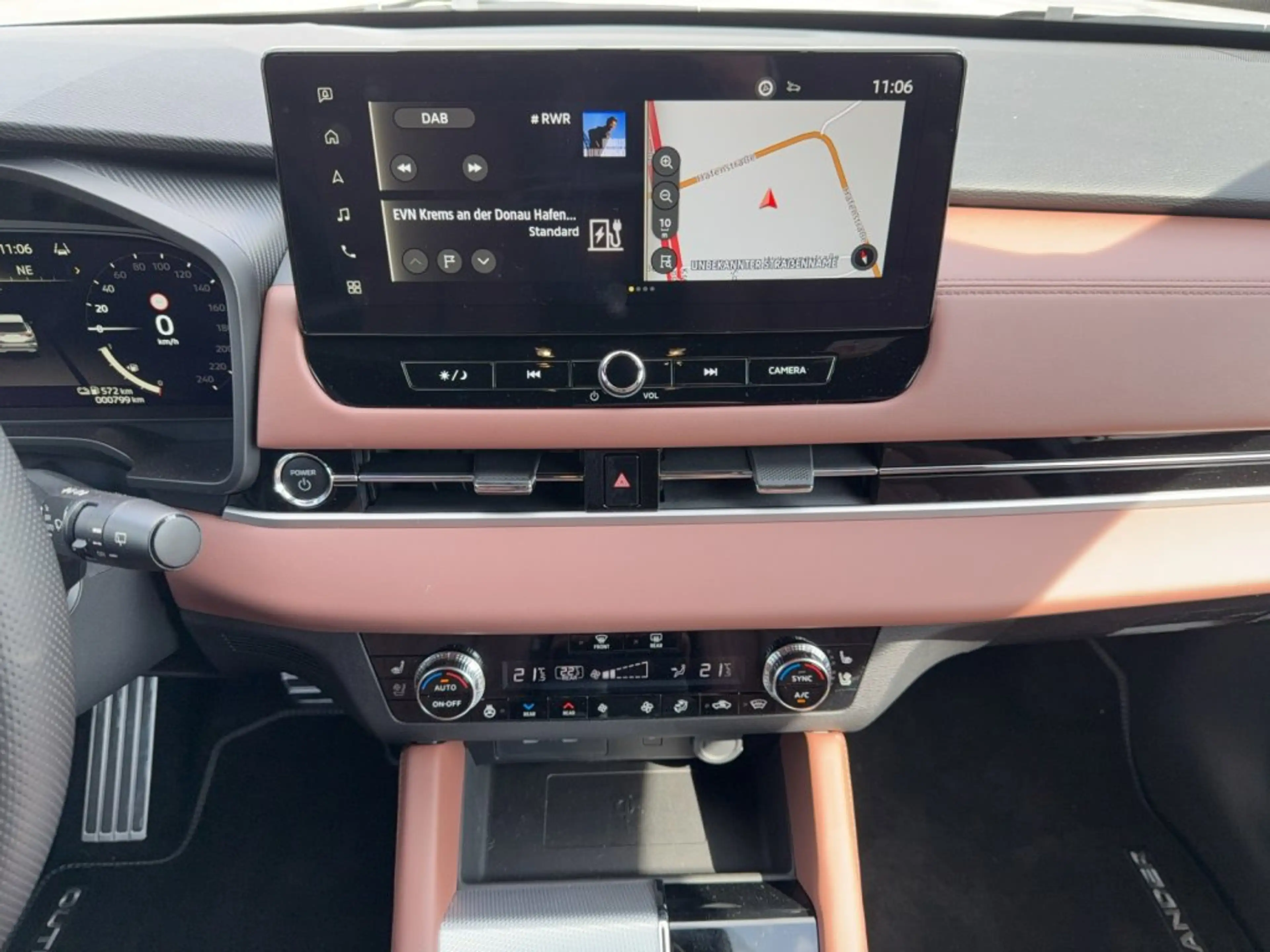 Mitsubishi Outlander PHEV 2,4 4WD Diamond Luxury 2-tone LederBraun AT 25 — photo 10