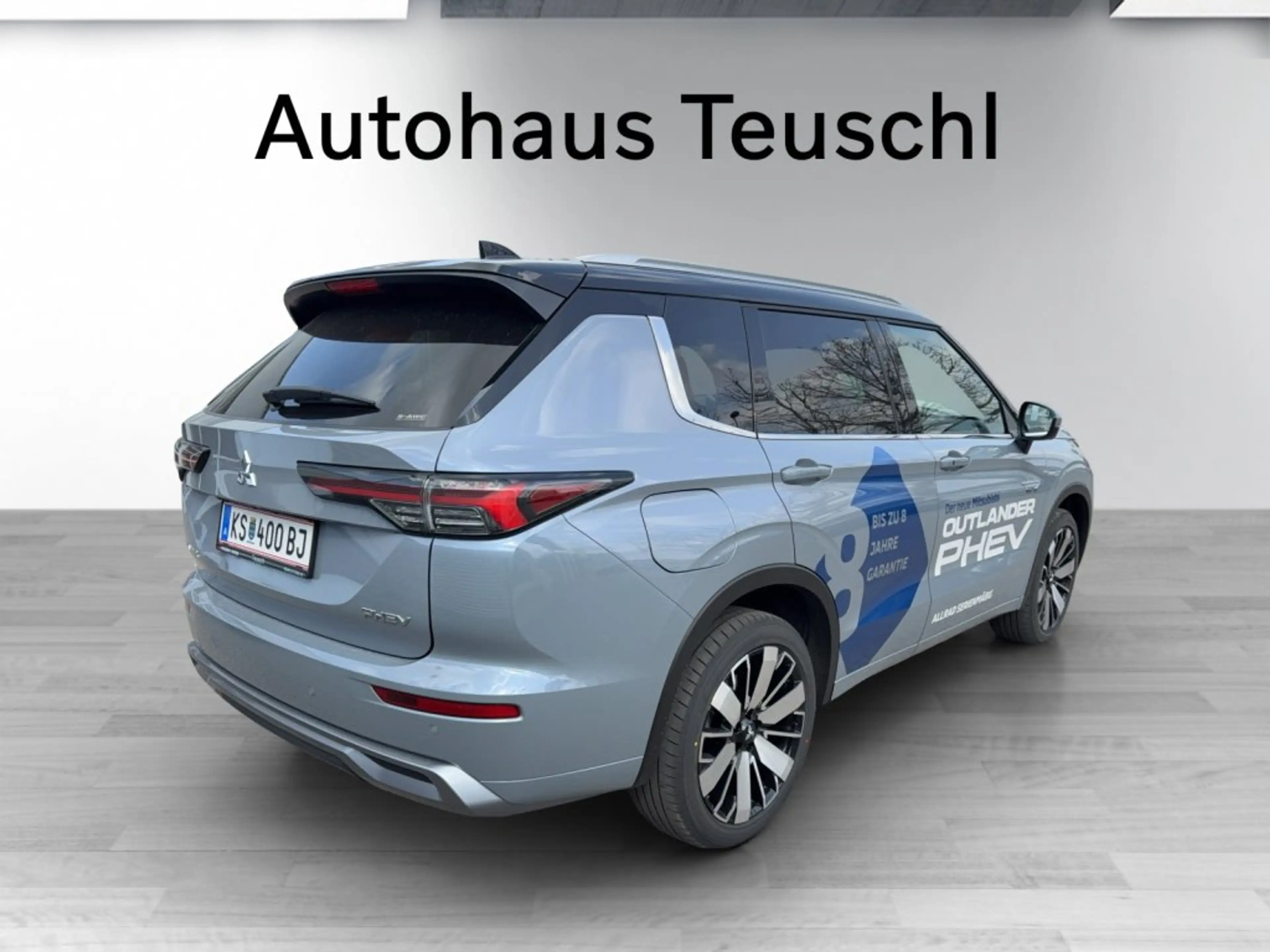 Mitsubishi Outlander PHEV 2,4 4WD Diamond Luxury 2-tone LederBraun AT 25 — photo 4