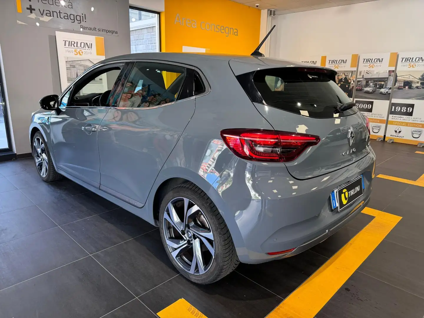 Renault Clio Hybrid E-Tech 140 CV 5 porte R.S. Line Grigio - 2