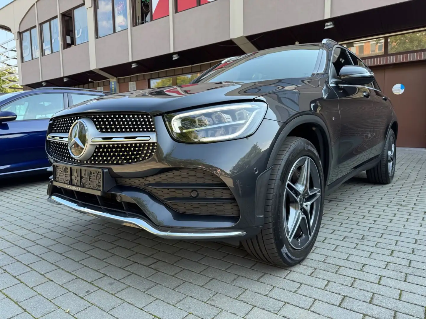Mercedes-Benz GLC 300 de 4Matic  AMG Grün - 2