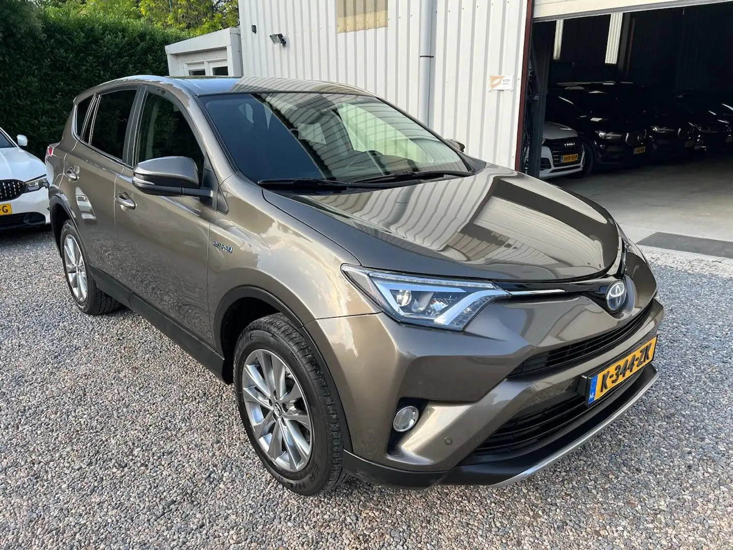 Toyota RAV 4 2.5 Hybrid AWD Dynamic CAMERA.NAVI.XENON.NEW-APK! Bruin - 2