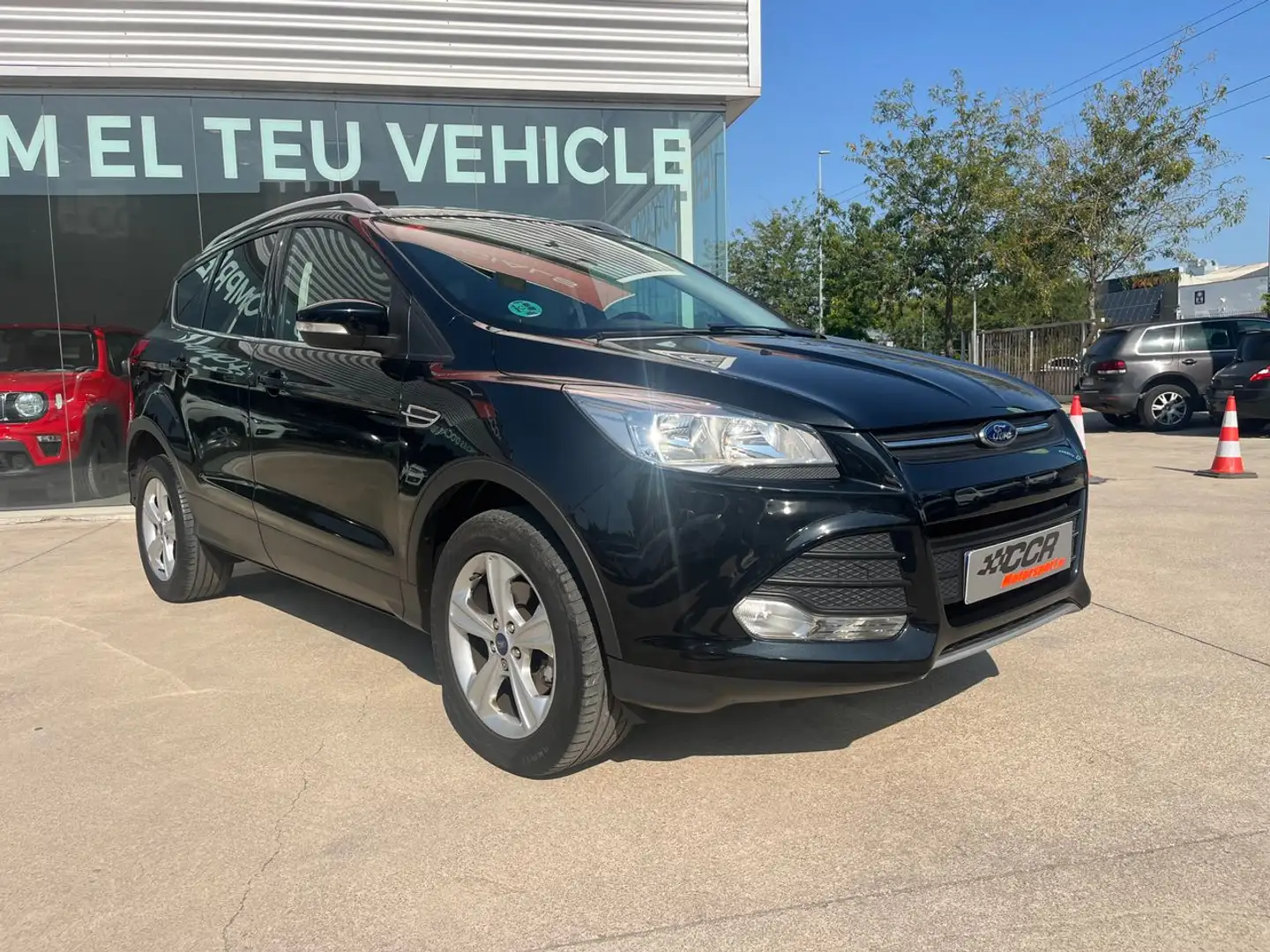 Ford Kuga 1.6 TREND 150 CV ECOBOOST Zwart - 1