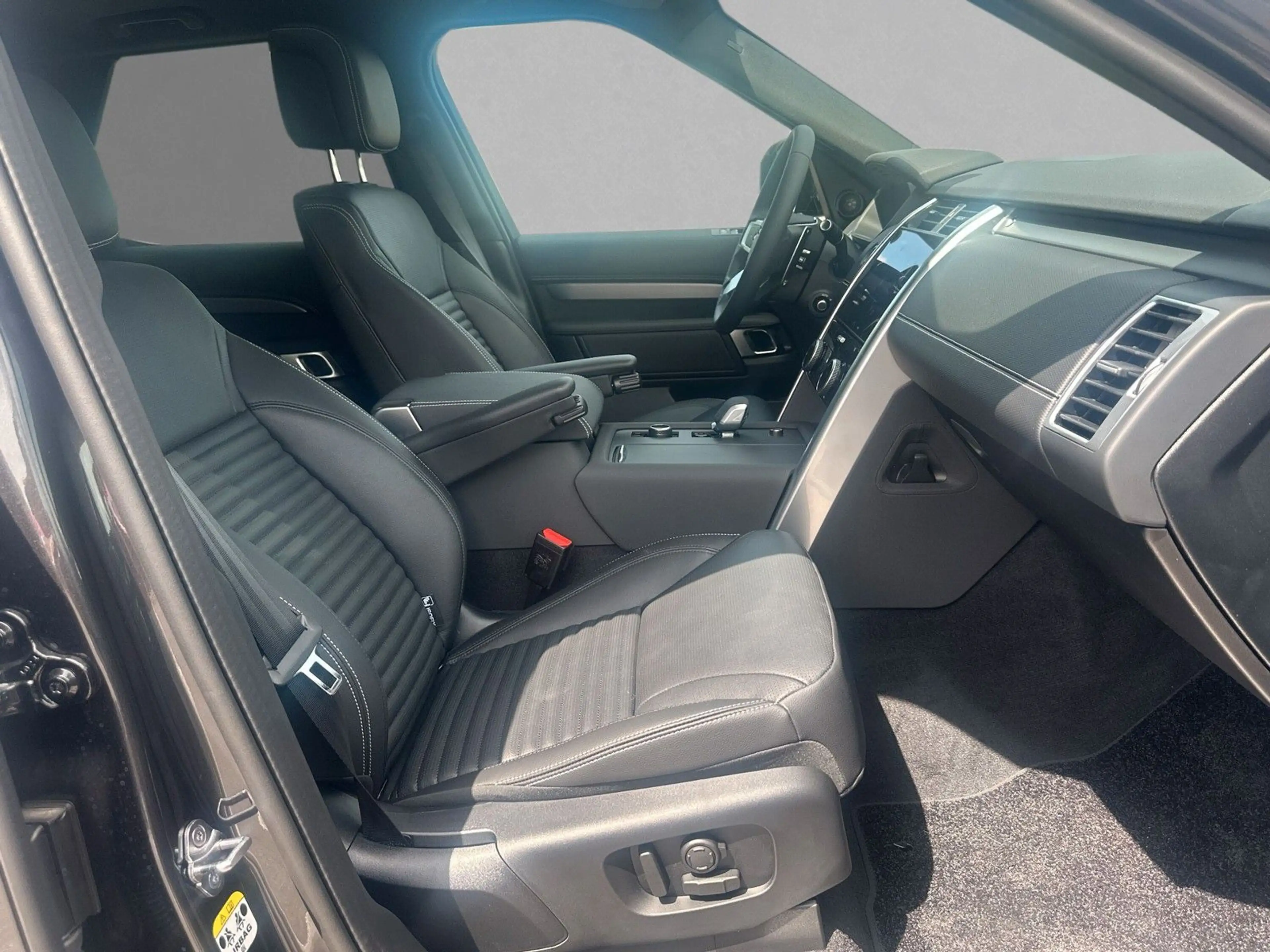 Land Rover Discovery D250 AWD DYNAMIC SE 7-Sitzer AHK — photo 3
