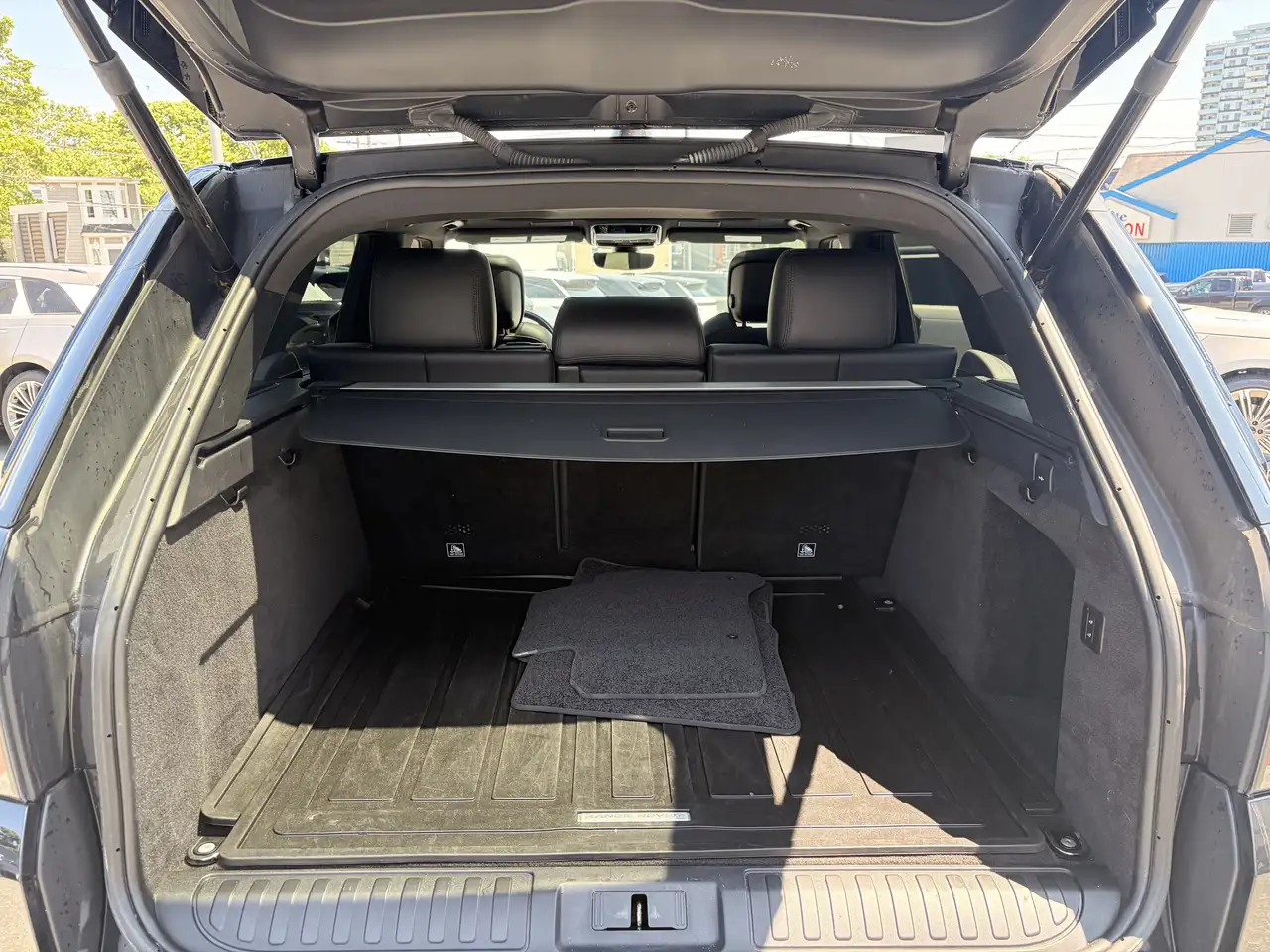 Land Rover Range Rover Sport photo Land Rover Range Rover Sport