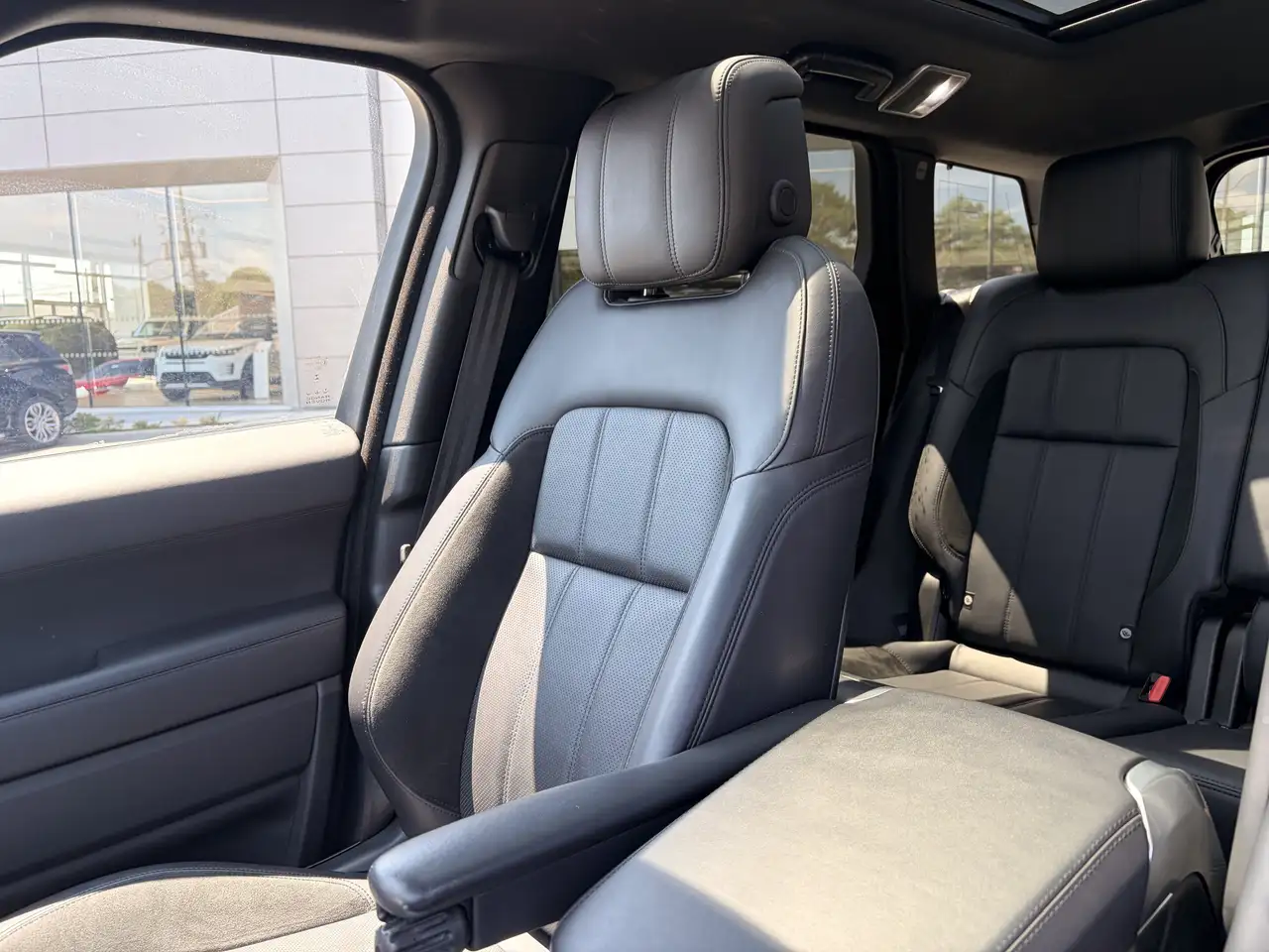Land Rover Range Rover Sport photo Land Rover Range Rover Sport
