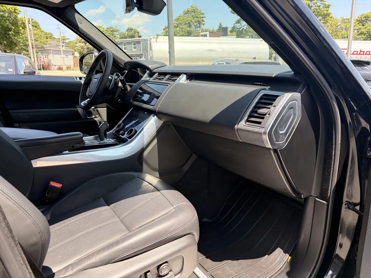 Land Rover Range Rover Sport photo Land Rover Range Rover Sport