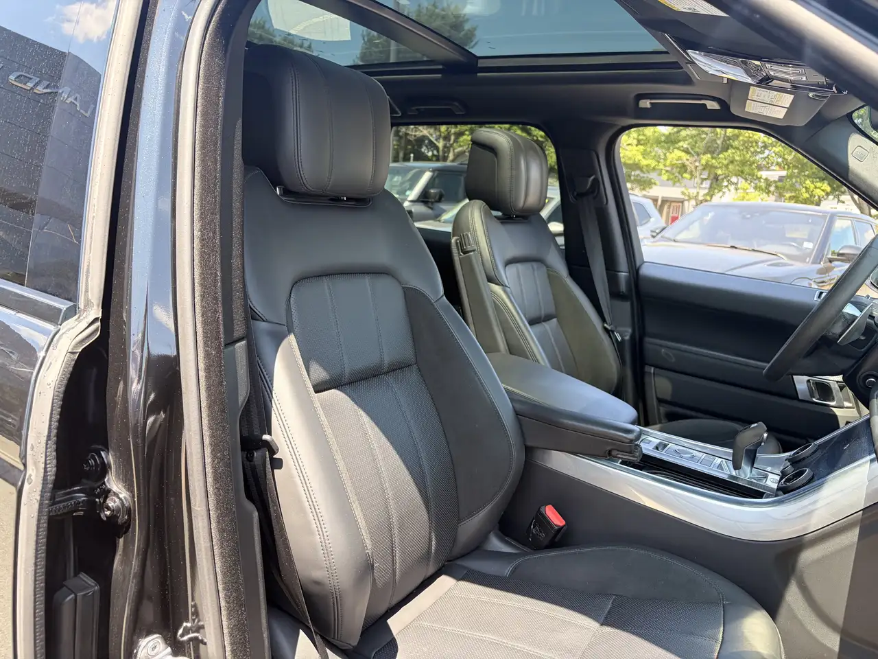 Land Rover Range Rover Sport photo Land Rover Range Rover Sport