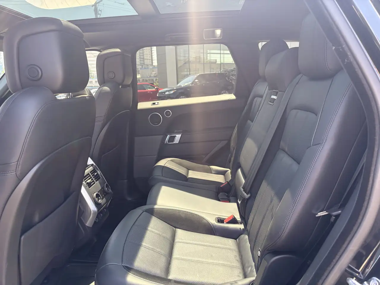 Land Rover Range Rover Sport photo Land Rover Range Rover Sport