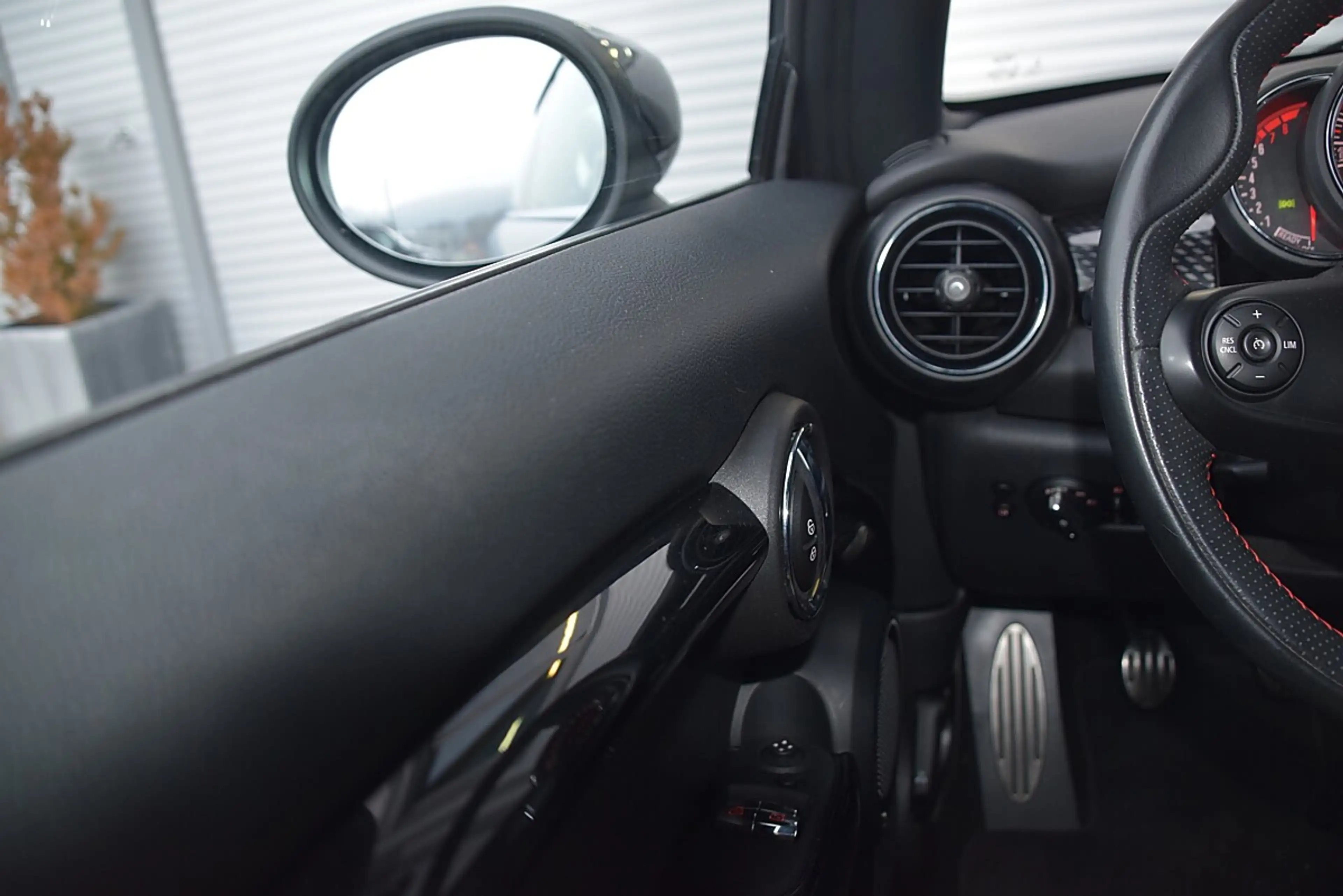 MINI John Cooper Works MINI John Cooper Works LED — photo 13