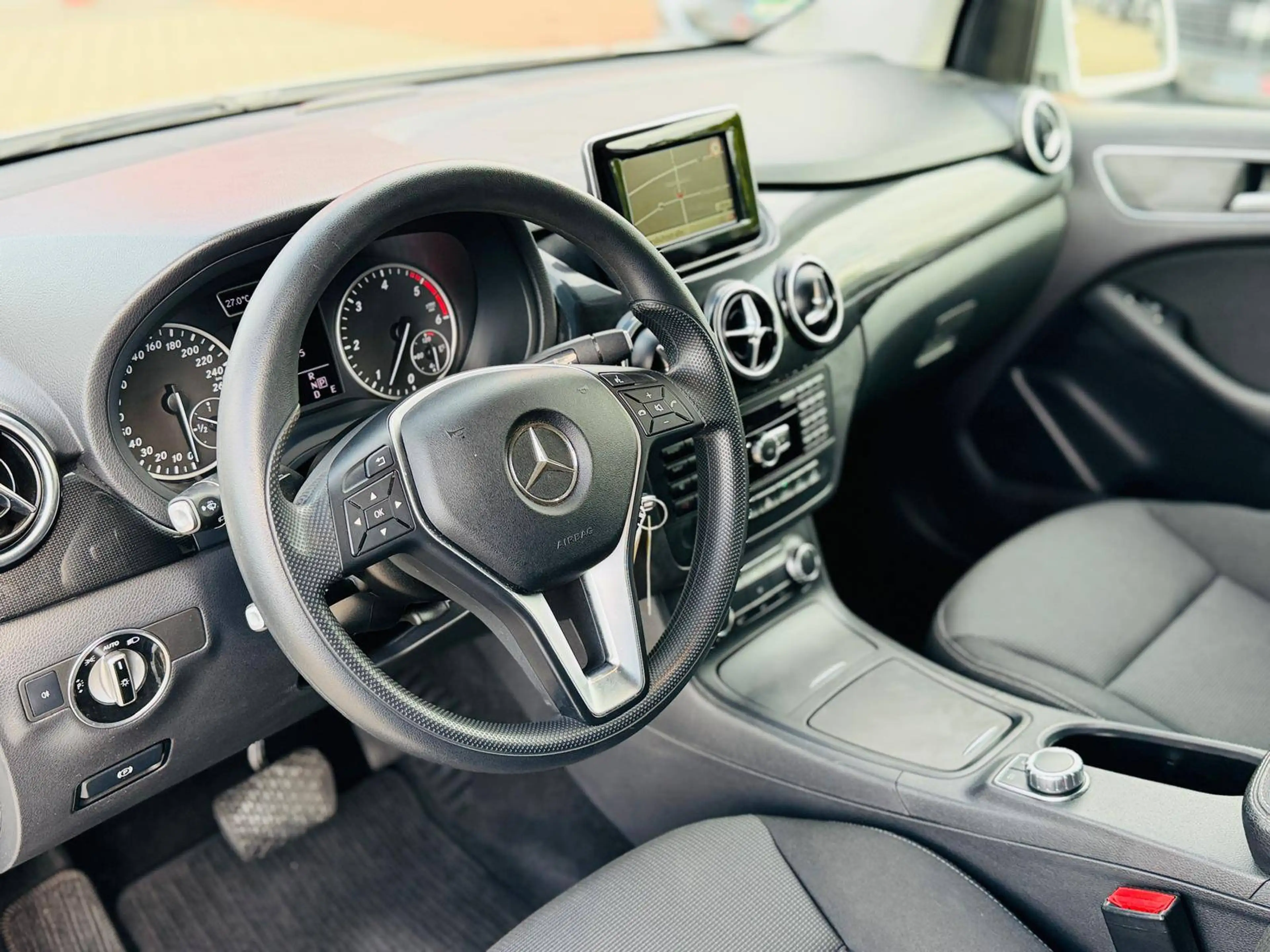 Mercedes-Benz B 200 CDI TÜV & Service Neu Garantie Finanzierung möglich — photo 4
