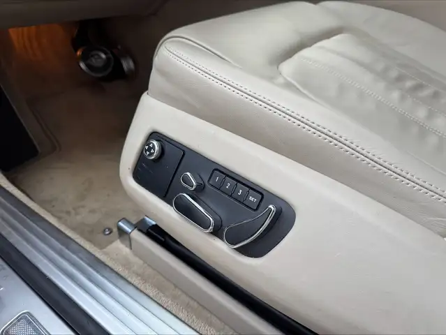 Bentley Continental view 12