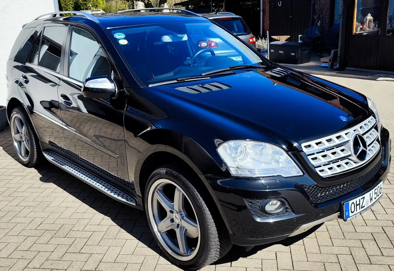 Mercedes-Benz ML 420 CDI 4Matic 7G-TRONIC DPF Schwarz - 1
