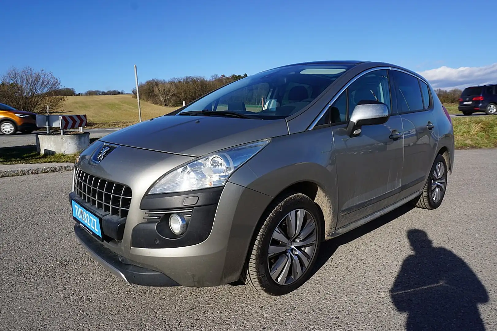 Peugeot 3008 1,6 HDi 110 FAP ASG6 Active Pro Beżowy - 1