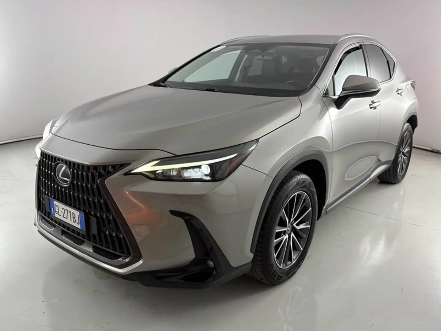Lexus NX 200t NX 2022 350h 2.5 Premium 4wd 244cv! PREZZO REALE Plateado - 1