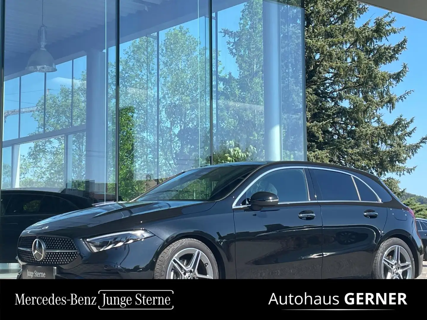 Mercedes-Benz A 180 d AMG Line ParkAss. LED SpurH Sport W-Paket Schwarz - 1