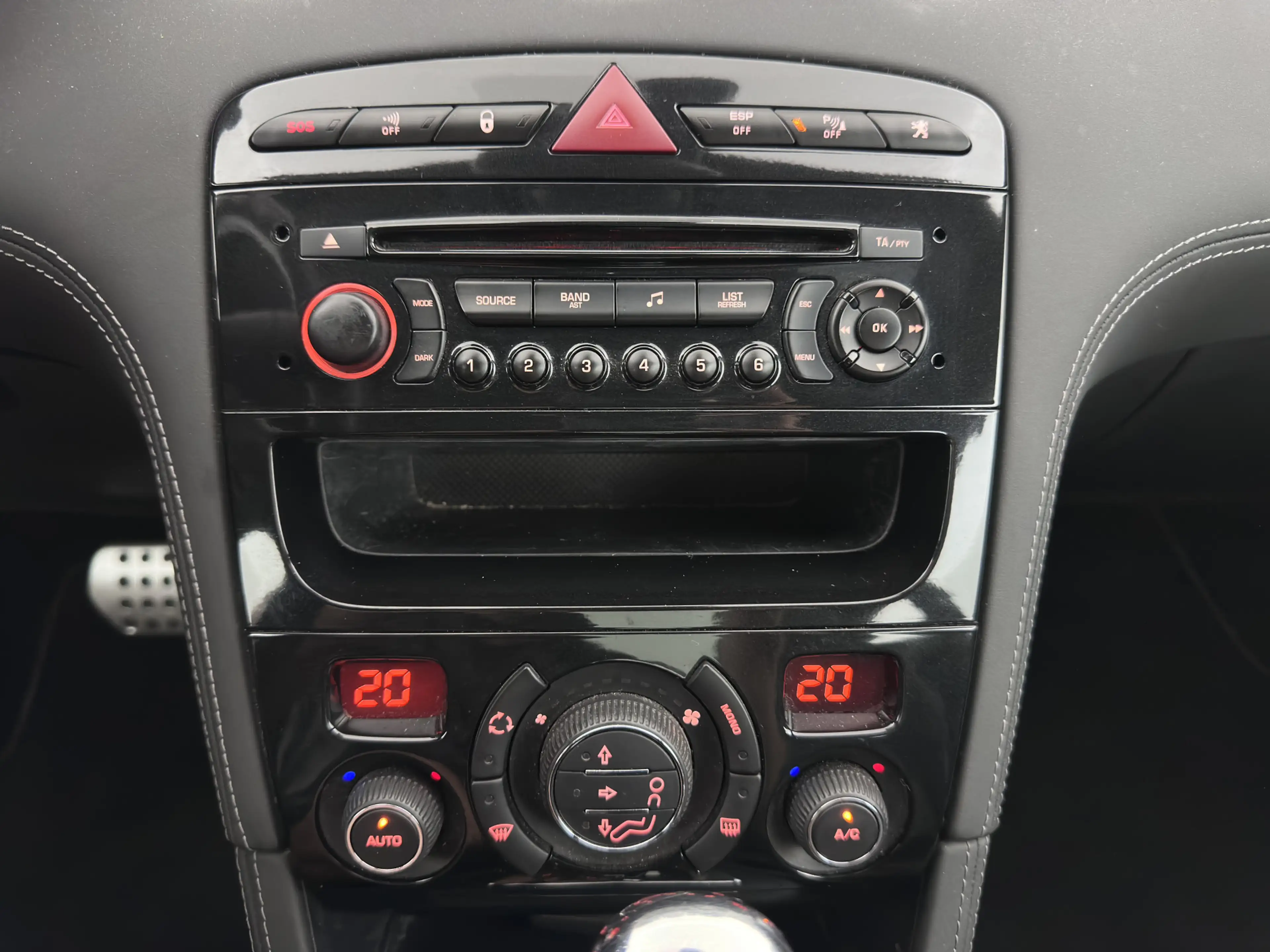 Peugeot RCZ 1.6 THP Aut. *LEATHER | HEATED-SPORTSEATS | MEMORY — photo 12