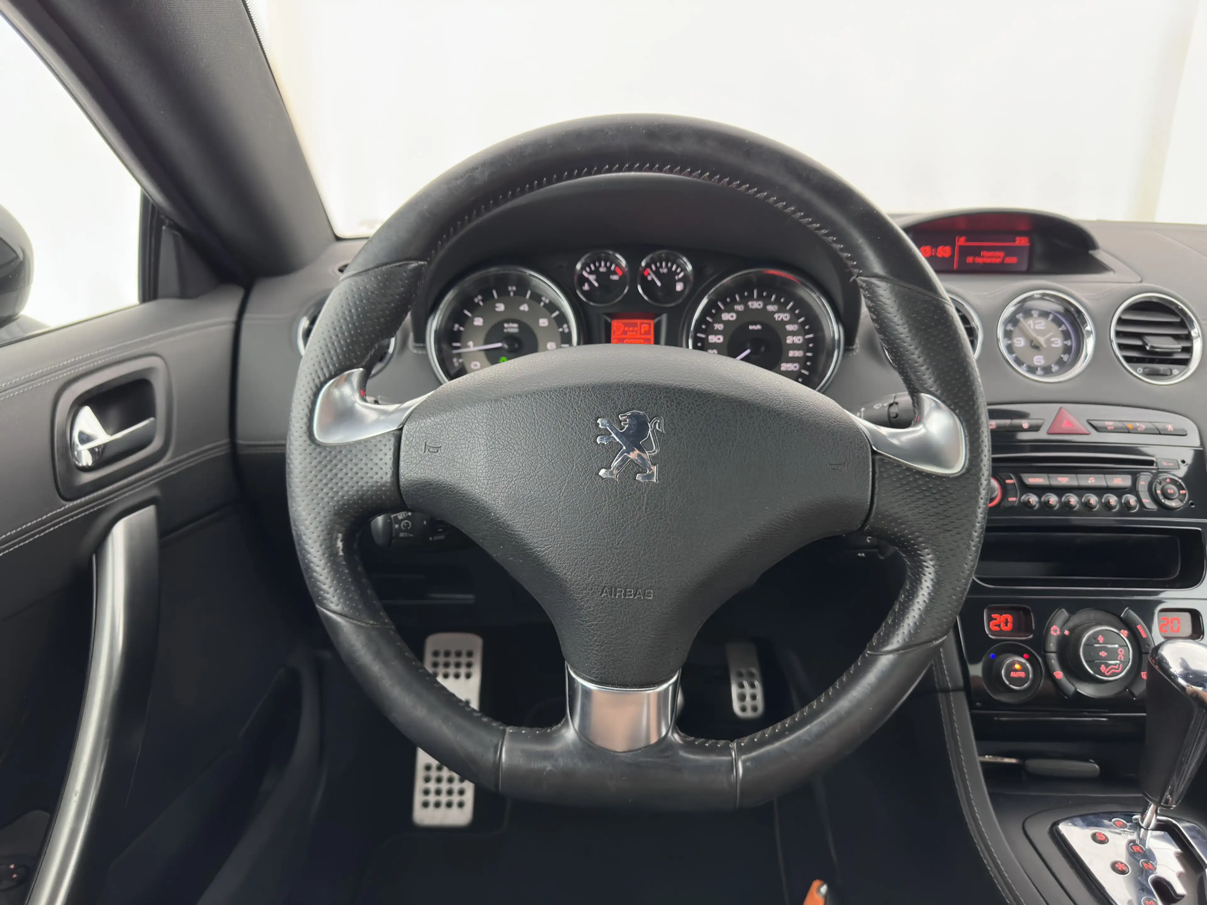 Peugeot RCZ 1.6 THP Aut. *LEATHER | HEATED-SPORTSEATS | MEMORY — photo 14