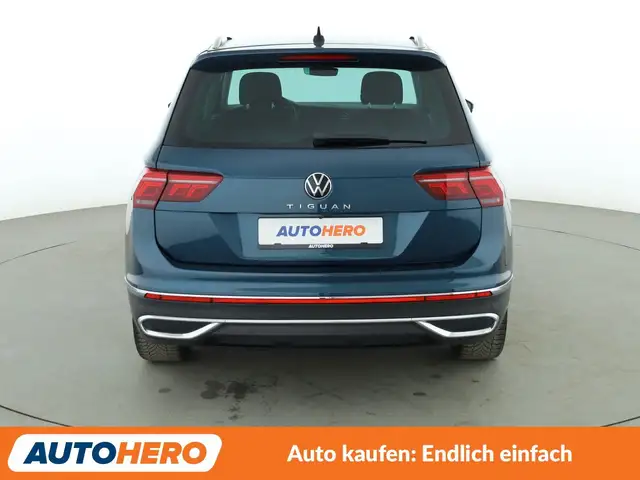 Volkswagen Tiguan view 5
