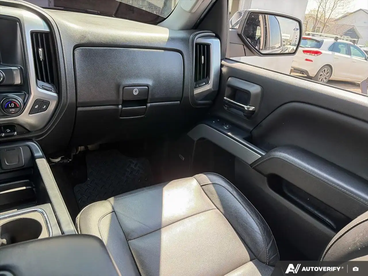 Chevrolet Silverado 1500 снимка Chevrolet Silverado 1500
