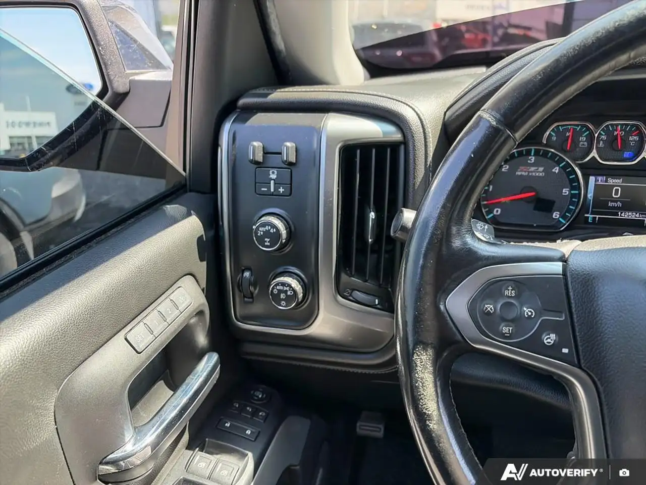 Chevrolet Silverado 1500 снимка Chevrolet Silverado 1500