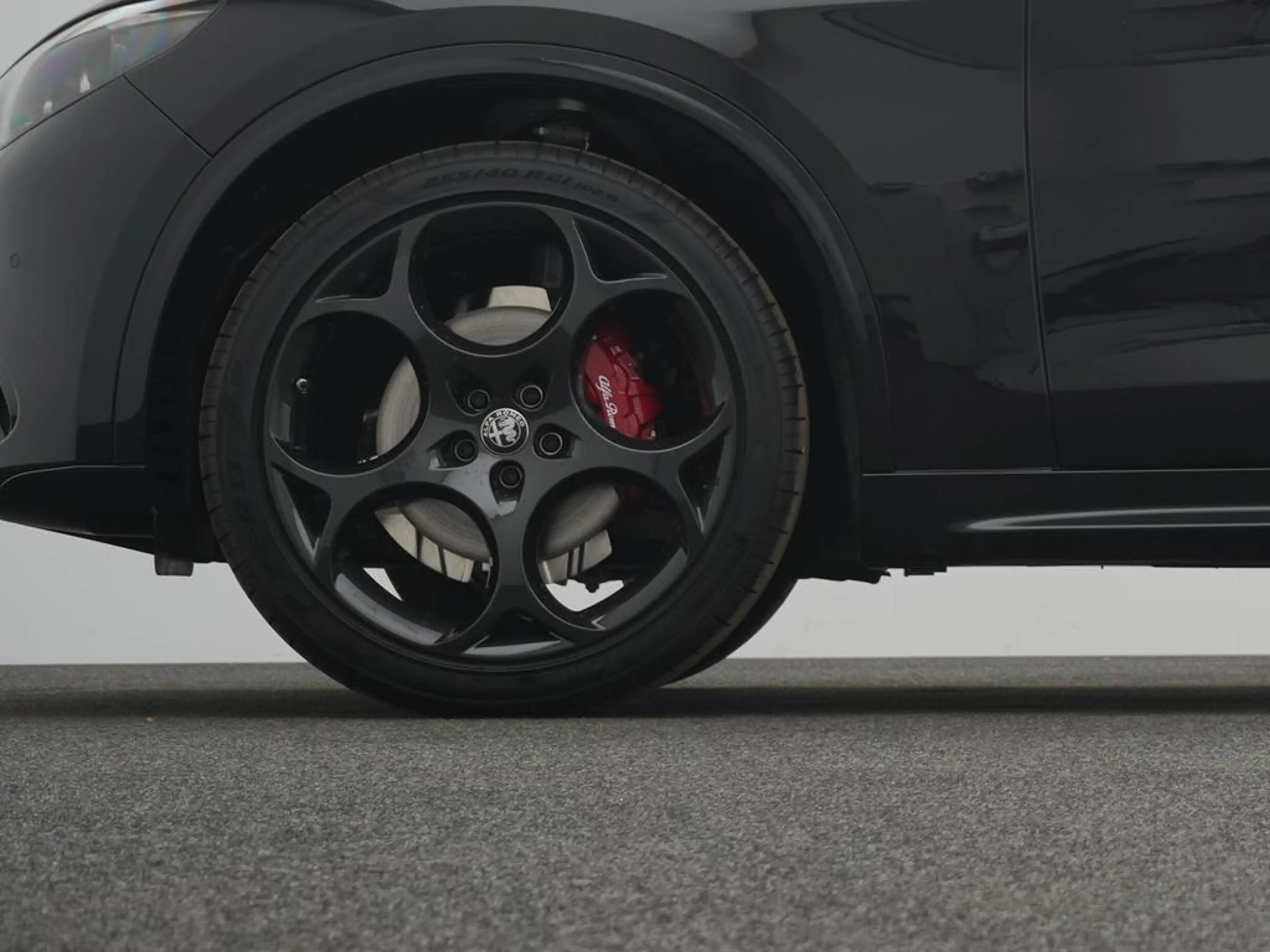 Alfa Romeo Stelvio Veloce Q4 2.2 Diesel Pano + AHK + Sound — photo 10