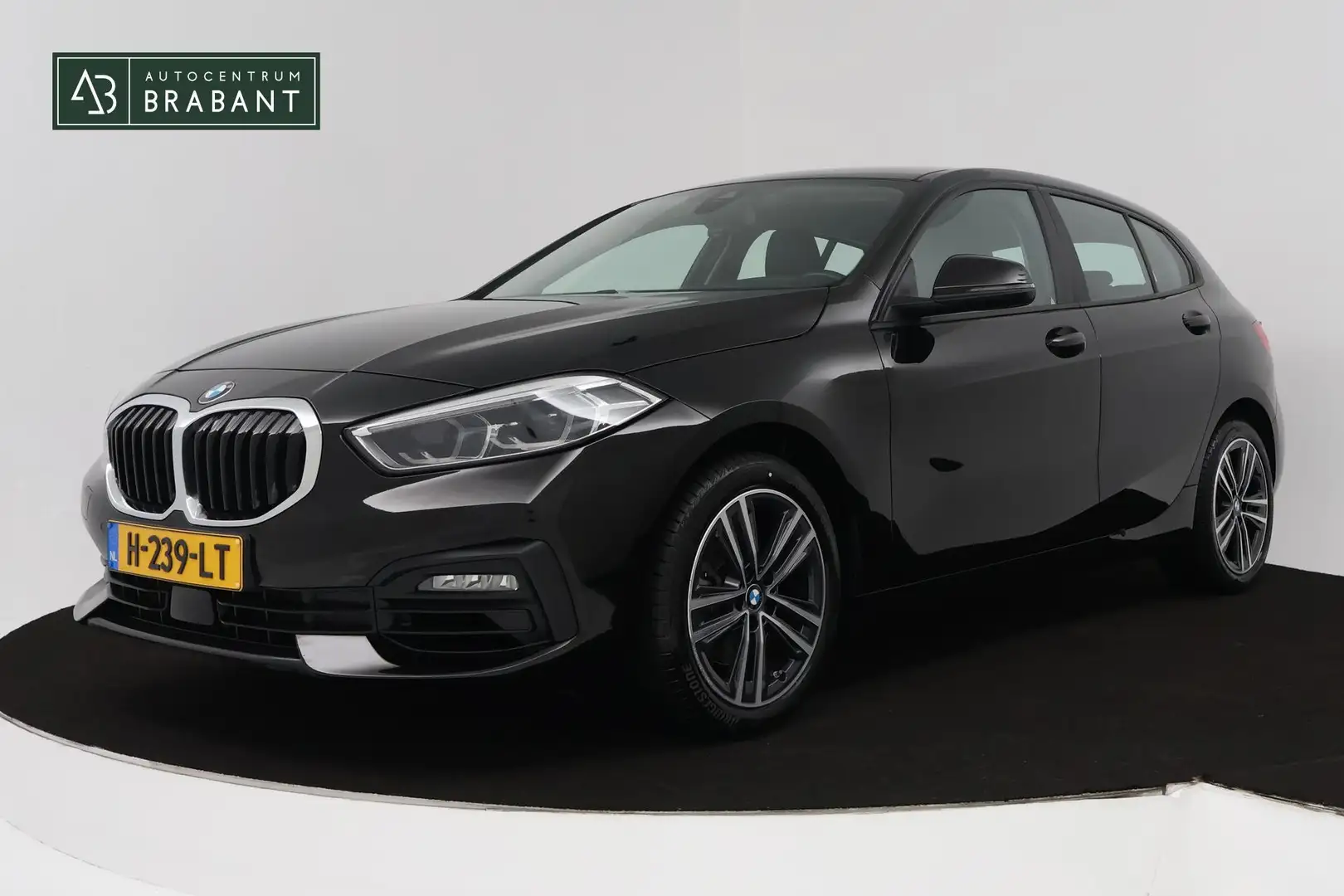 BMW 118 1-serie 118i High Executive Edition (PARKEERSENSOR Zwart - 1