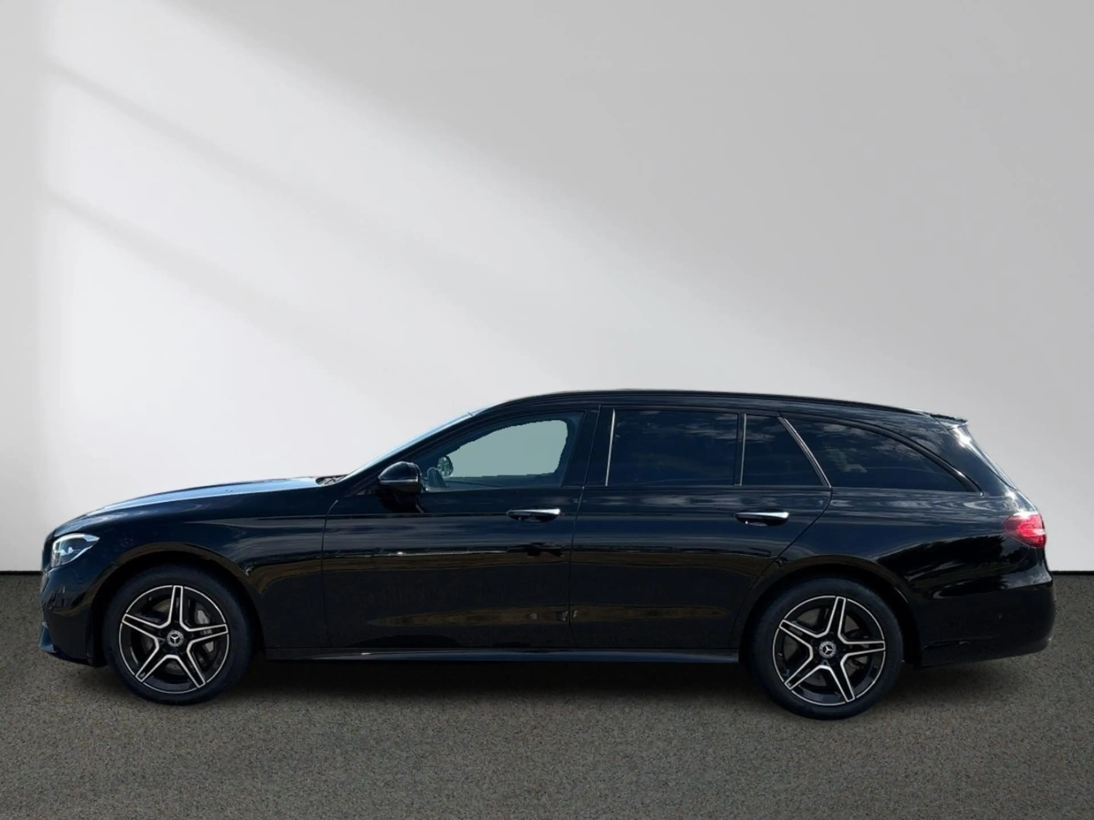 Mercedes-Benz E 300 T de 4M AMG Night Distronic Kamera AHK — photo 3