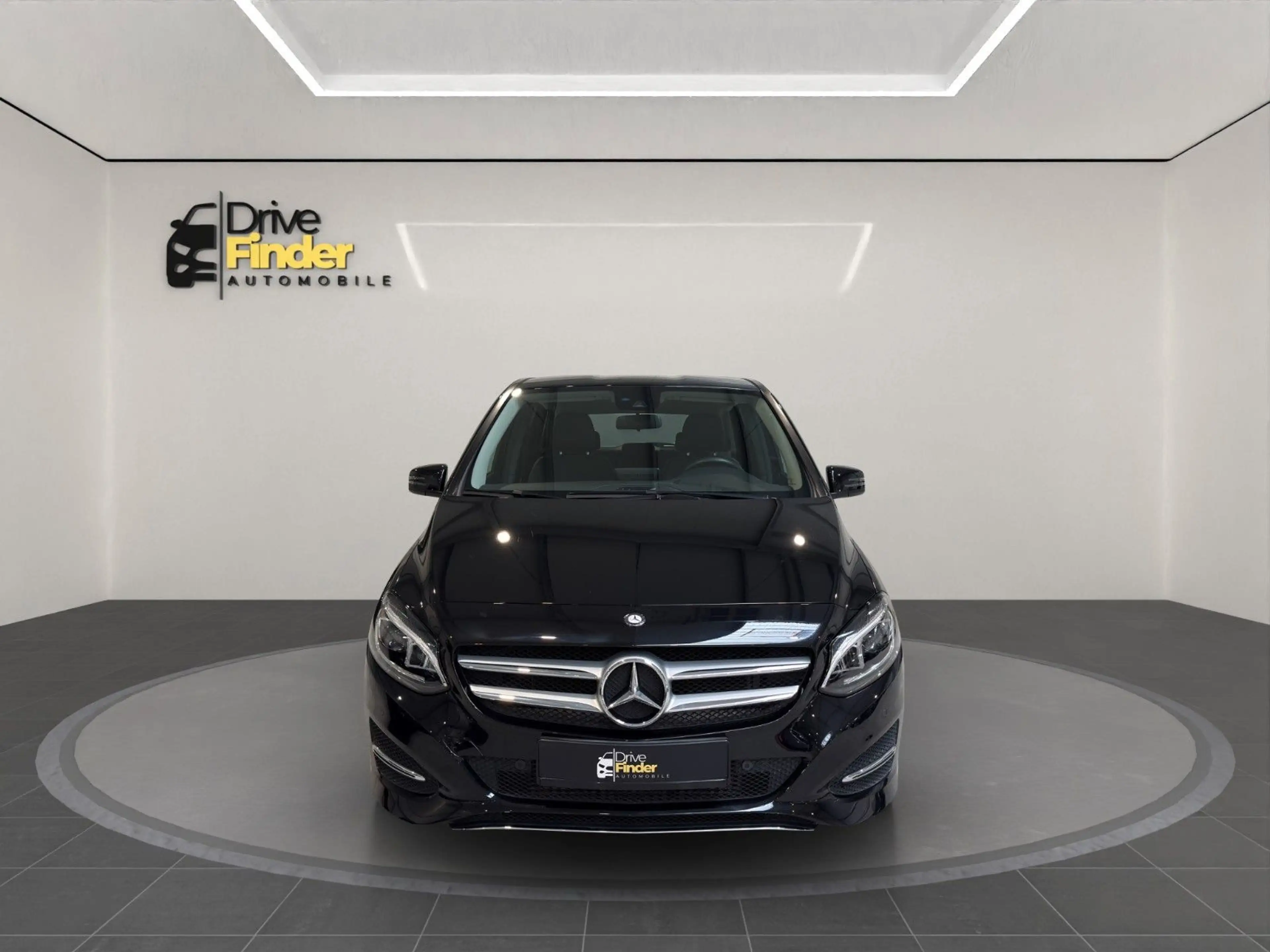 Mercedes-Benz B 200 Score|8fach|Finanz.|wenigKM|Top Zustand — photo 2
