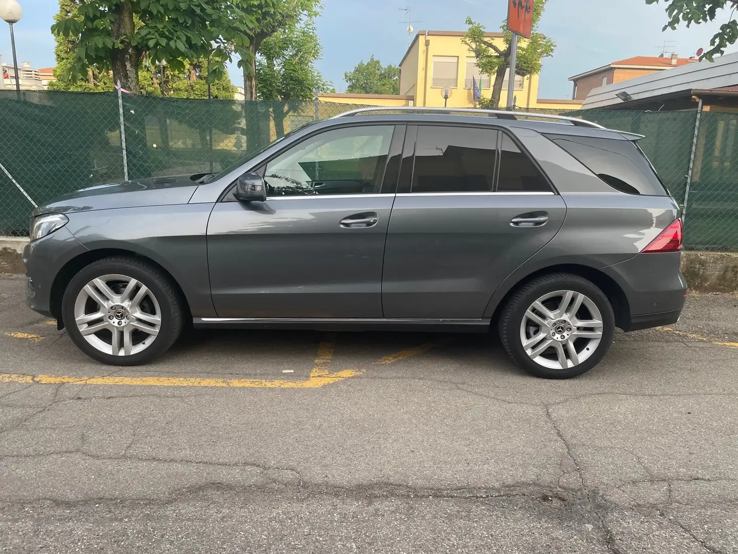 Mercedes-Benz GLE 250 GLE - W166 d Sport 4matic auto Gri - 2
