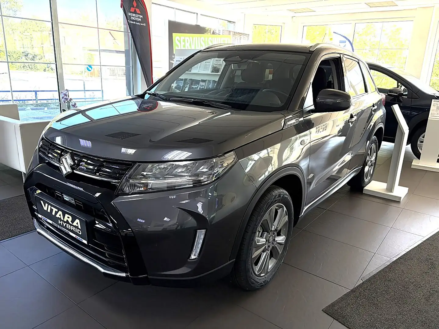 Suzuki Vitara 1,4 Hybrid shine Grau - 2