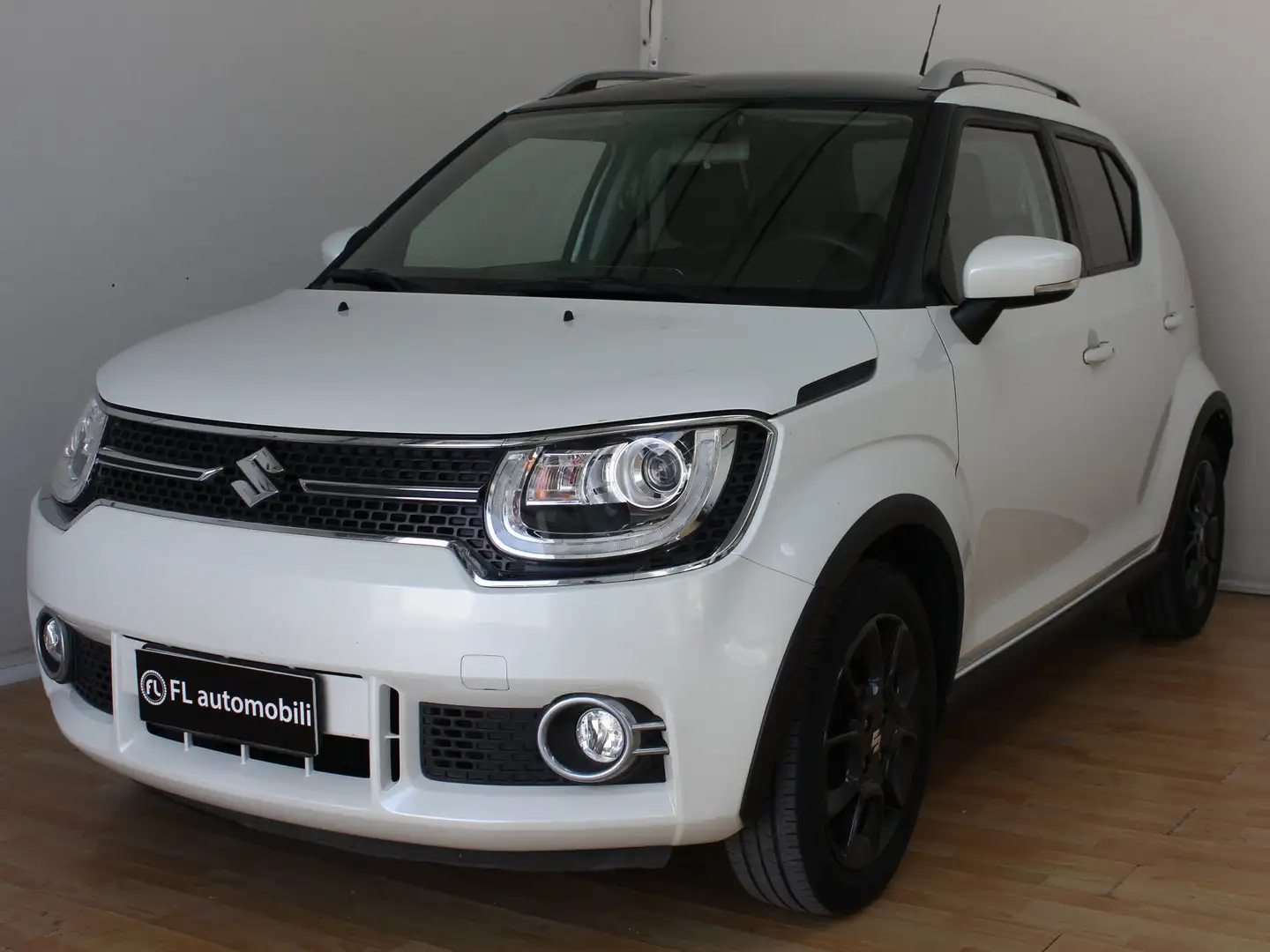 Suzuki Ignis Ignis 1.2 dualjet iTop 2wd Bílá - 1
