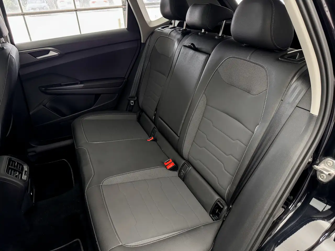 Volkswagen Taos photo Volkswagen Taos