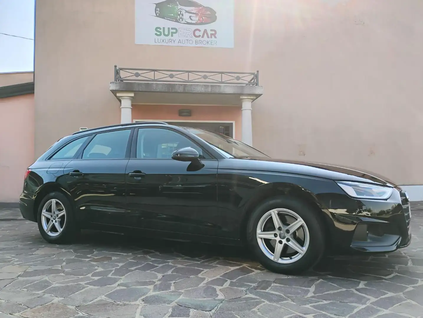 Audi A4 Avant 35 TDI/163 CV S tronic Business Noir - 2
