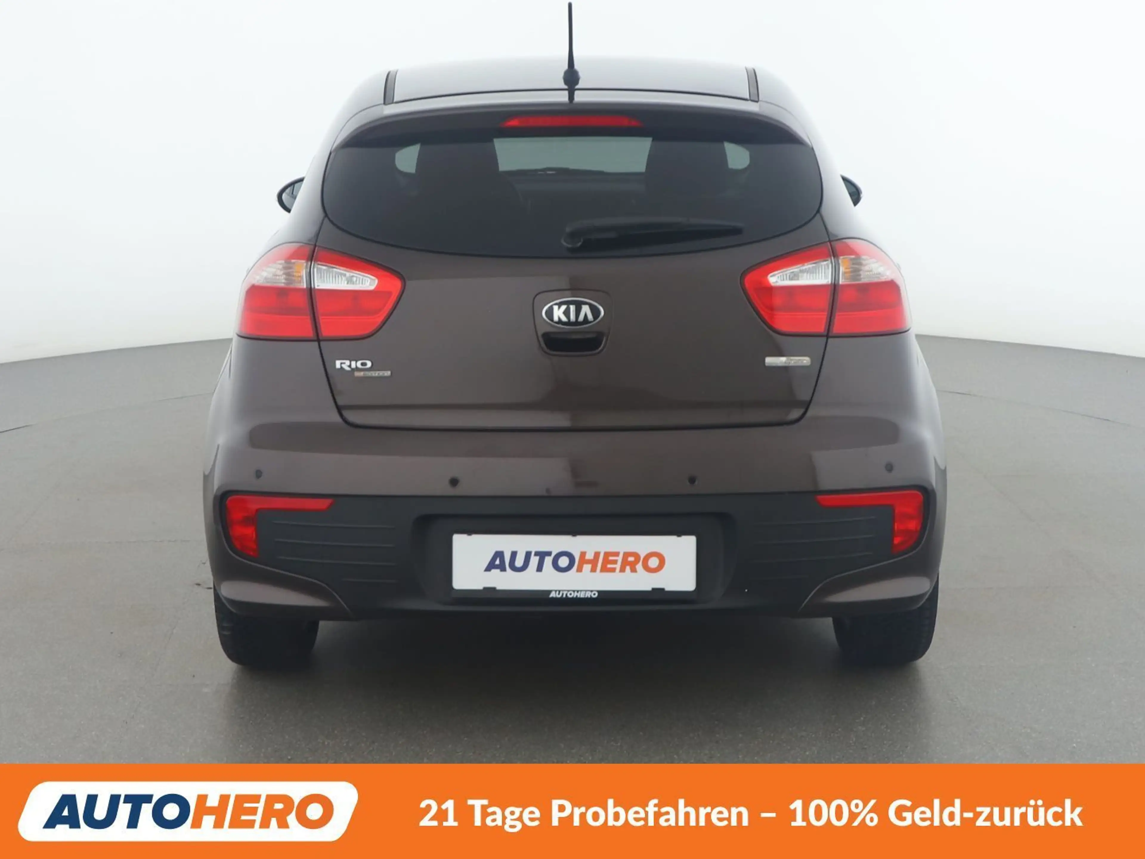 Kia Rio 1.2 Team Austria Edition — photo 5
