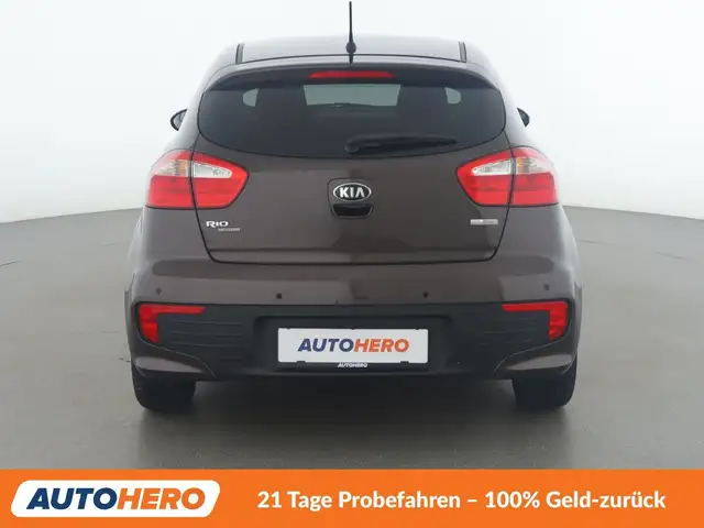 Kia Rio view 5