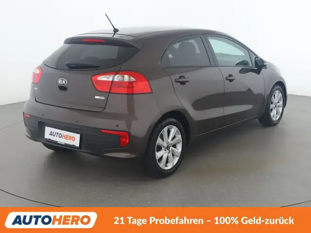 Kia Rio view 6