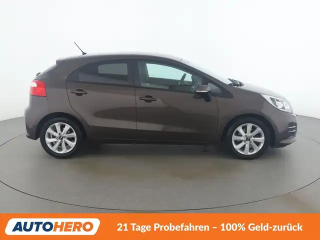 Kia Rio view 7
