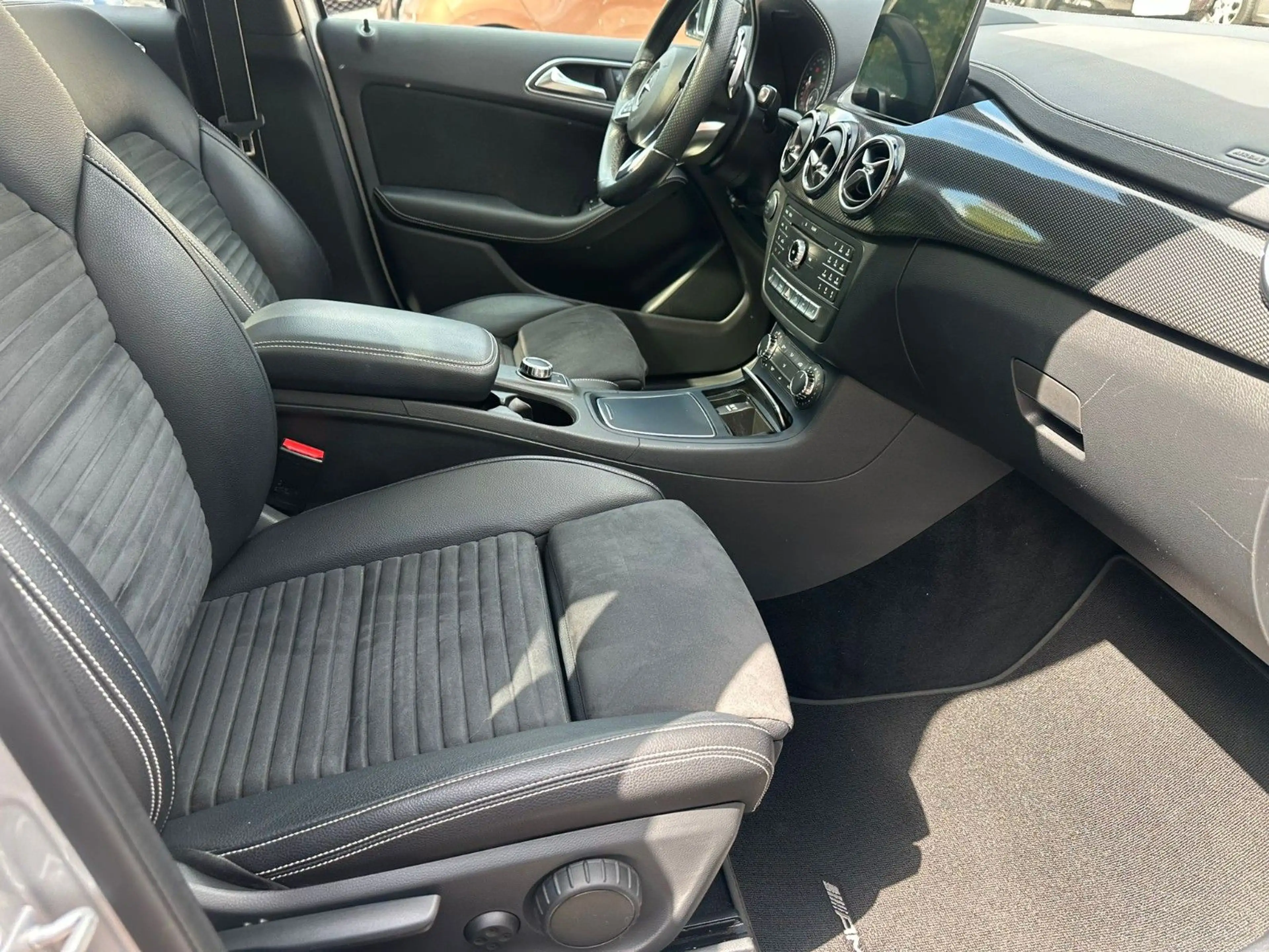 Mercedes-Benz B 220 4Matic*AMG-LINE*PANO*SITZHZG*SOUND*AHK* — photo 10
