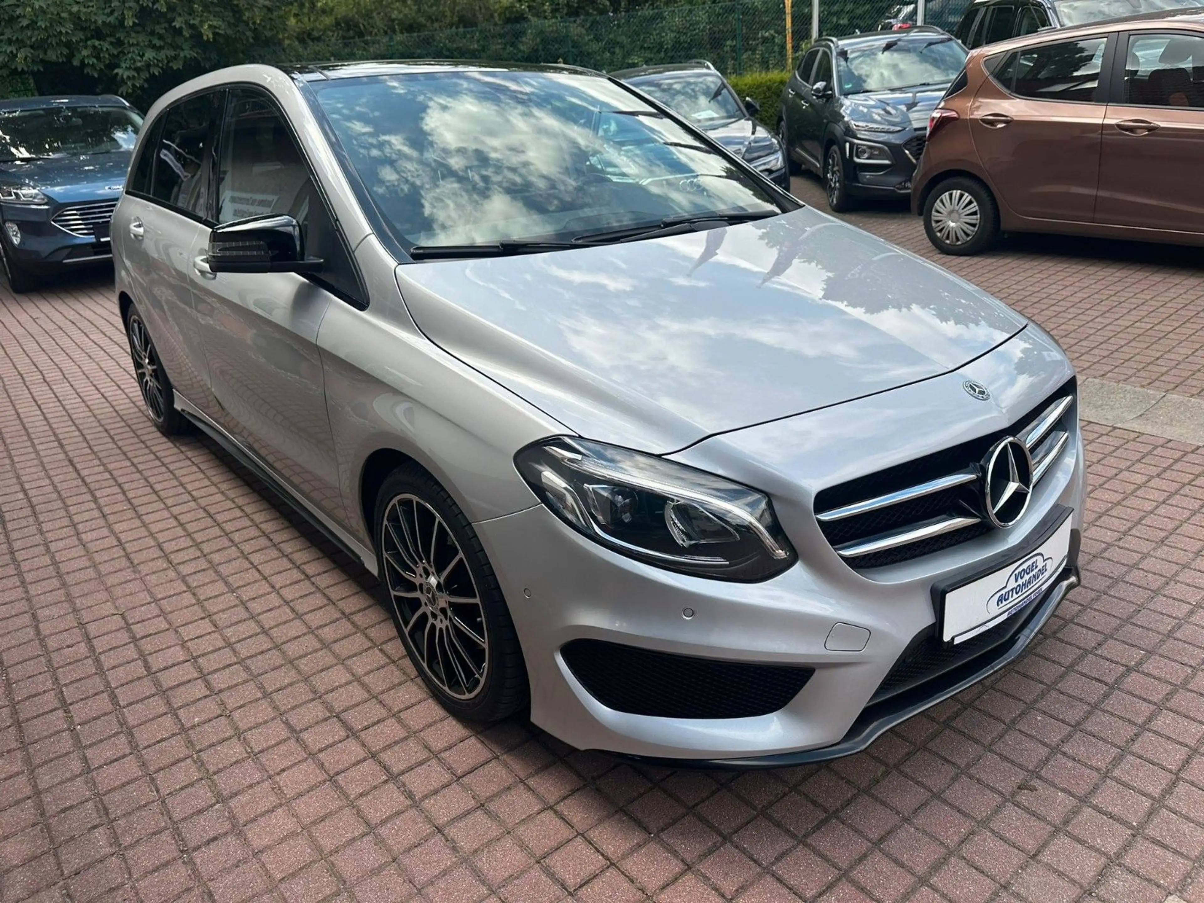 Mercedes-Benz B 220 4Matic*AMG-LINE*PANO*SITZHZG*SOUND*AHK* — photo 5