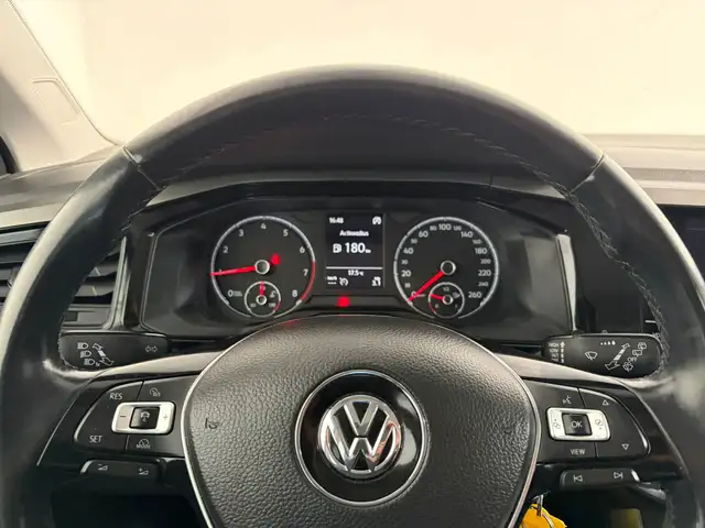 Volkswagen Polo view 7