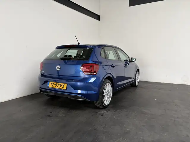 Volkswagen Polo view 2
