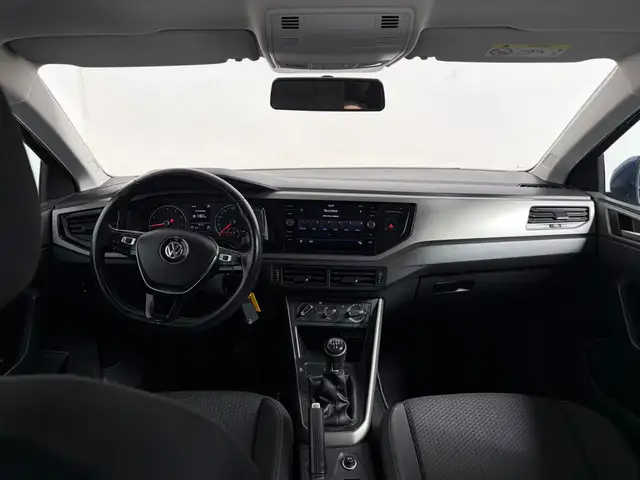 Volkswagen Polo view 4